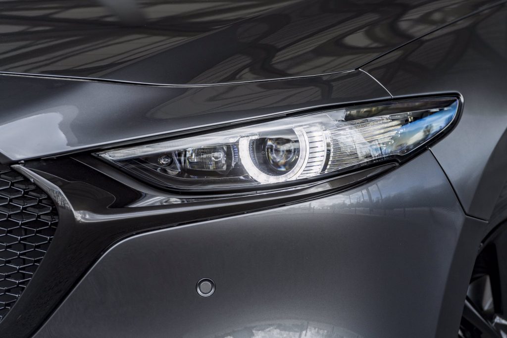2022-mazda3-machine-grey-detail-002_lowres