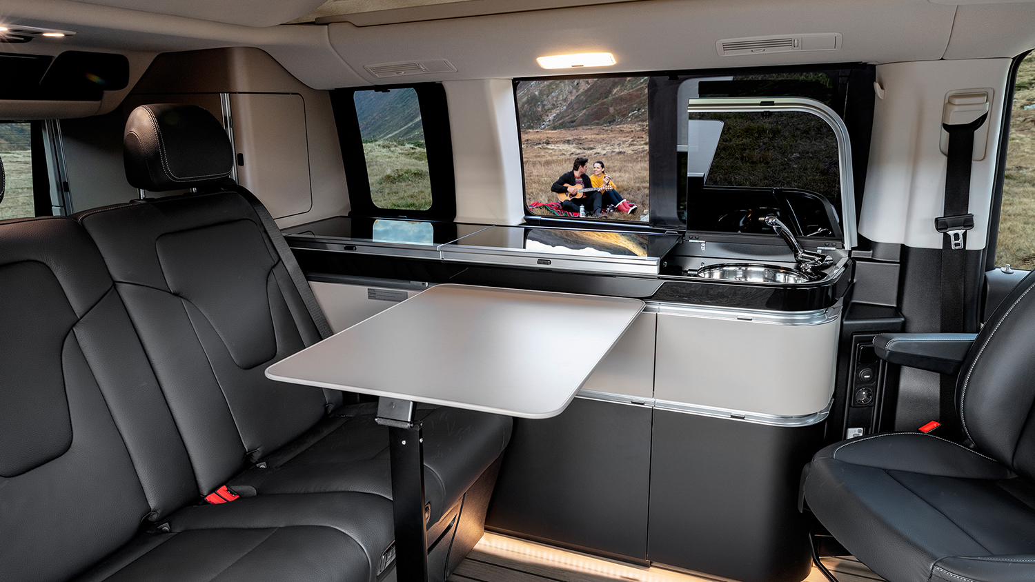 Marco-Polo-Interieur-Camping-Sitze