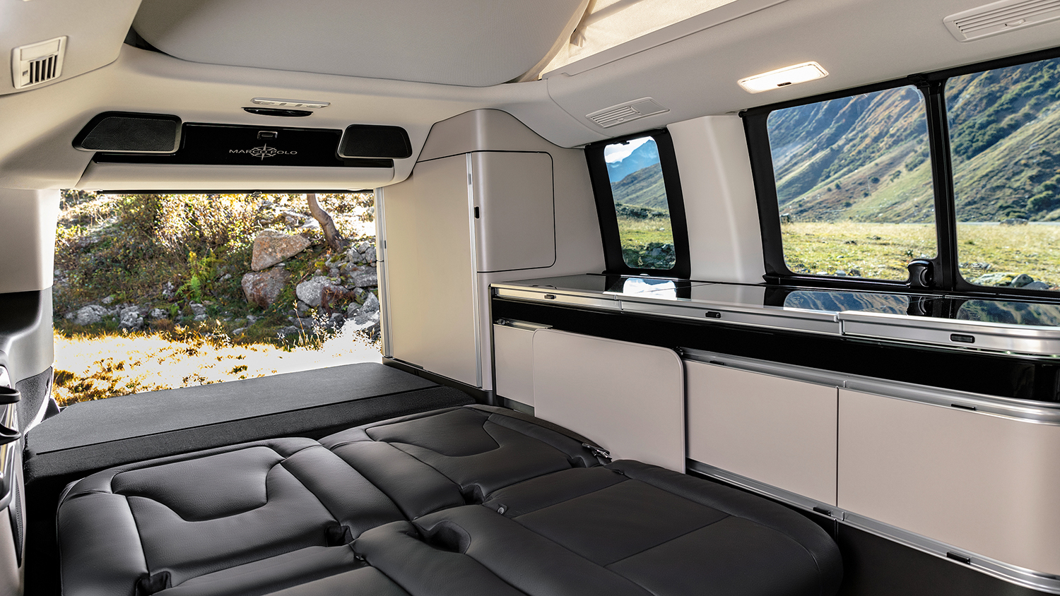 Marco-Polo-Interieur-Camping-Bett