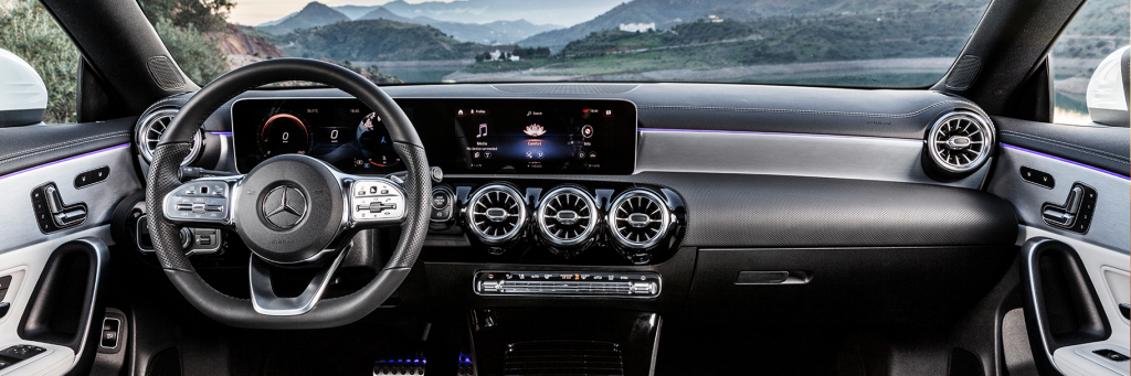 Mercedes-Benz-CLA-Klasse-Shooting-Brake-Interieur-Lenkrad-Multimedia-Bedienelemente