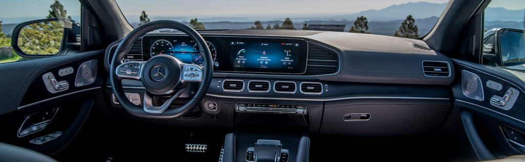 GLS-Cockpit-Lenkrad-Mercedes-Benz-Multimedia-Display-digital-Lüftung-Bedienelemente-Burmester