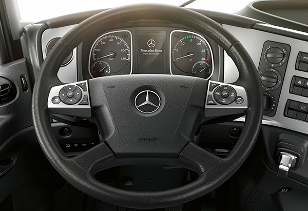 Atego-Bau-Interieur-Lenkrad-Kombiinstrument-Mercedes-Benz-Truck-Bedienelemente-Multimedia