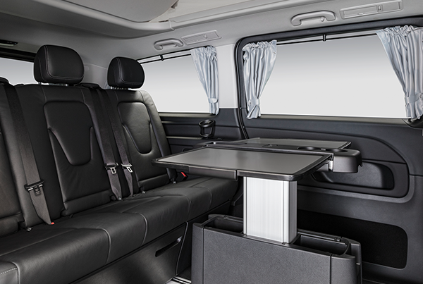 Marco-Polo-Horizon-Interieur-Tisch-Mercedes-Benz-Fahrgastraum