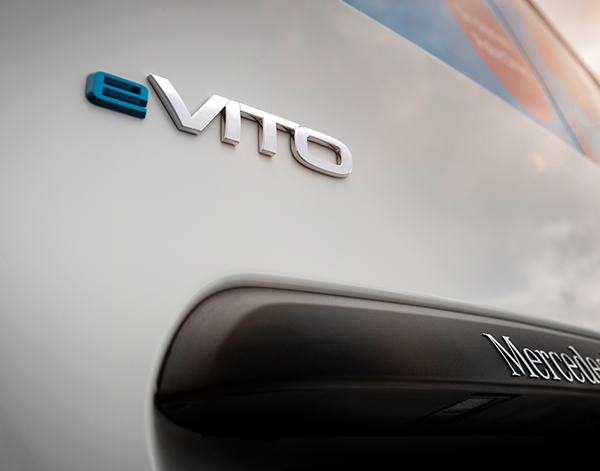 eVito-Kastenwagen-Exterieur-Heck-Modellbezeichnung-Mercedes-Benz