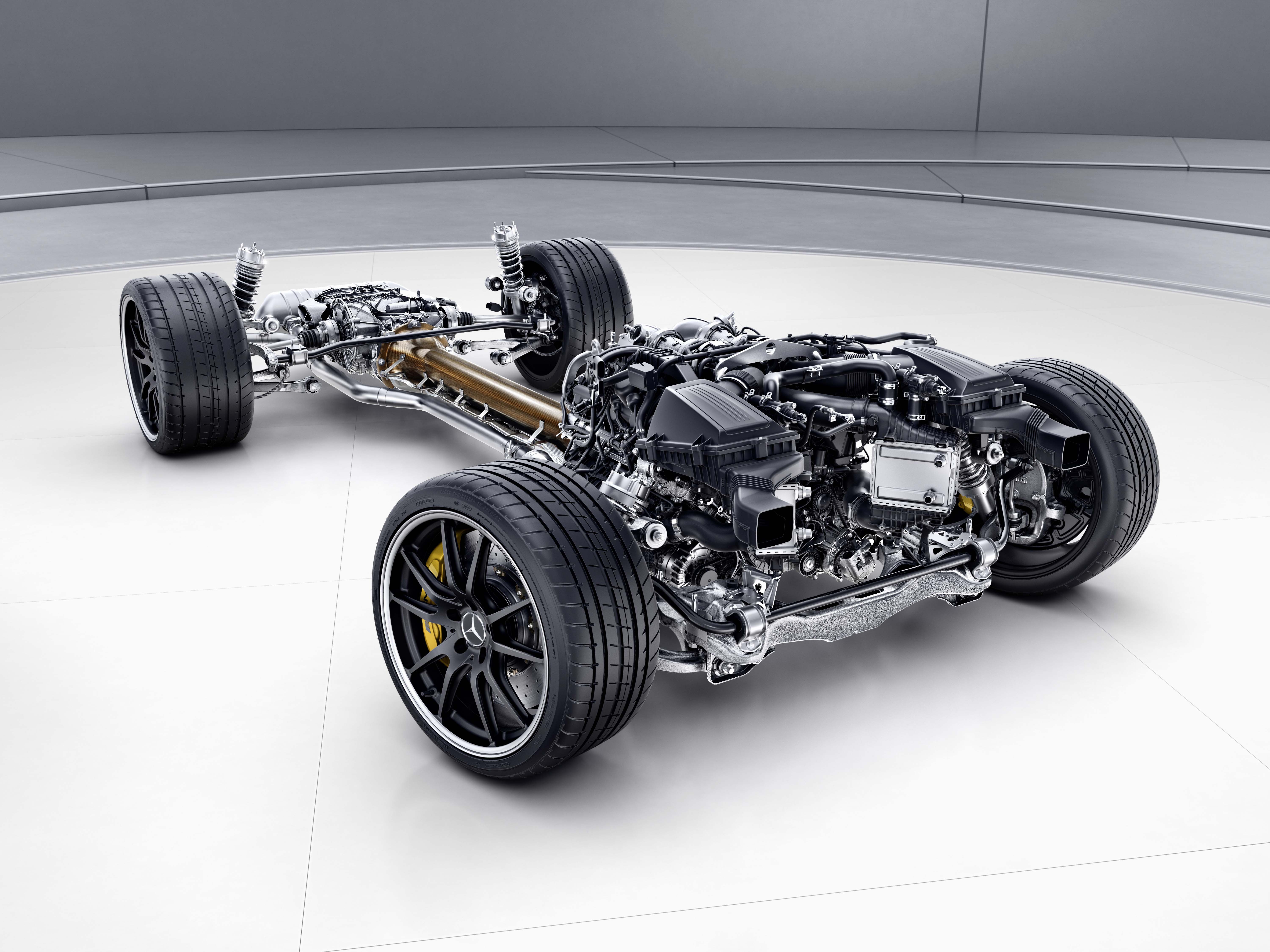 Mercedes-Benz-AMG-GTR-Antriebsstrang-Service