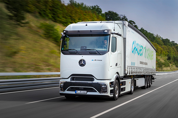 eActros_600_Mercedes-Benz_Kachel_600x400.jpg