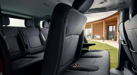 Renault Trafic Combi-5-Renault