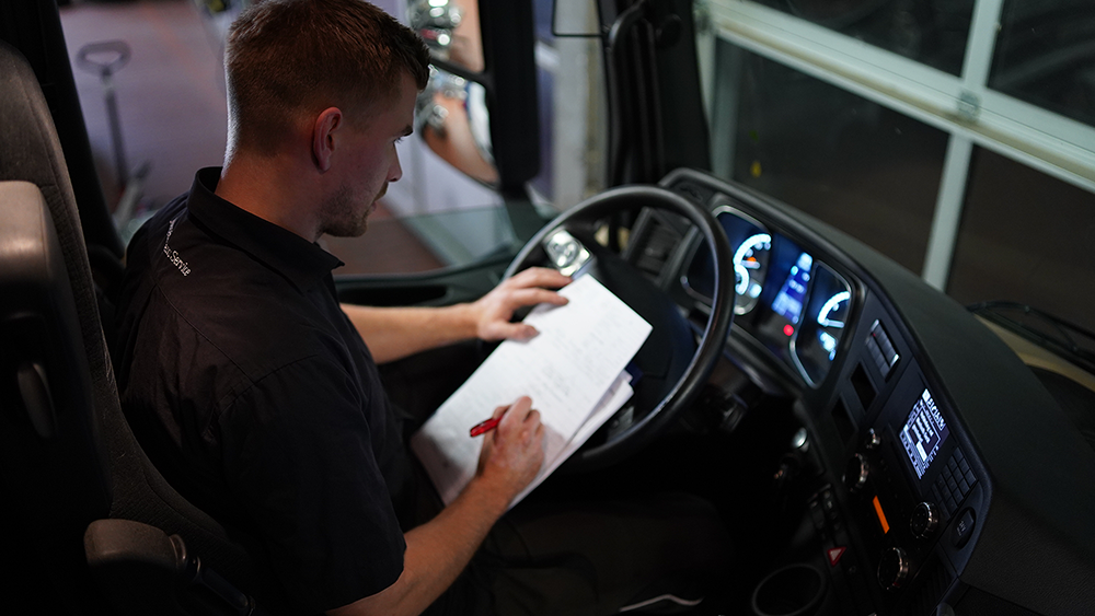 LKW Transporter Süverkrüp Karriere Ausbildung Arbeit